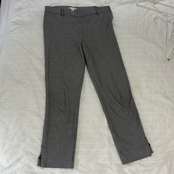 H&M black and white checked cropped pants. Size 8 - Picture 2 of 3